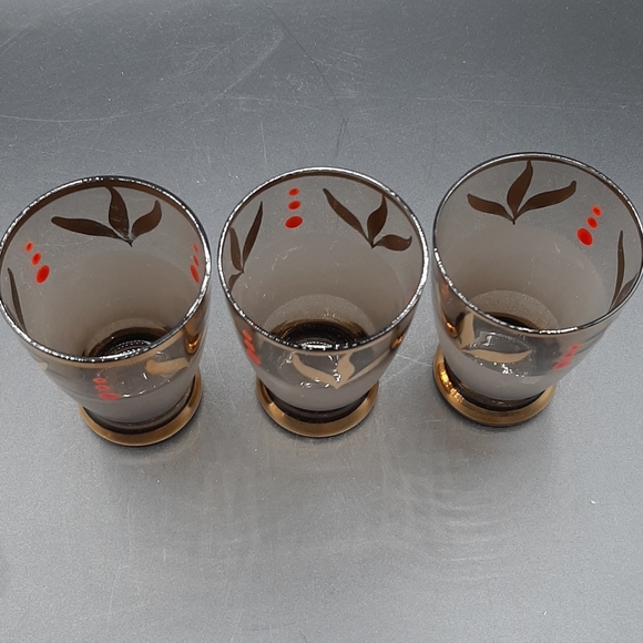 Vintage Smoky Brown Glass Decanter Set 6 Glasses Gold Trim Hand Painted Barware - Picture 8 of 8